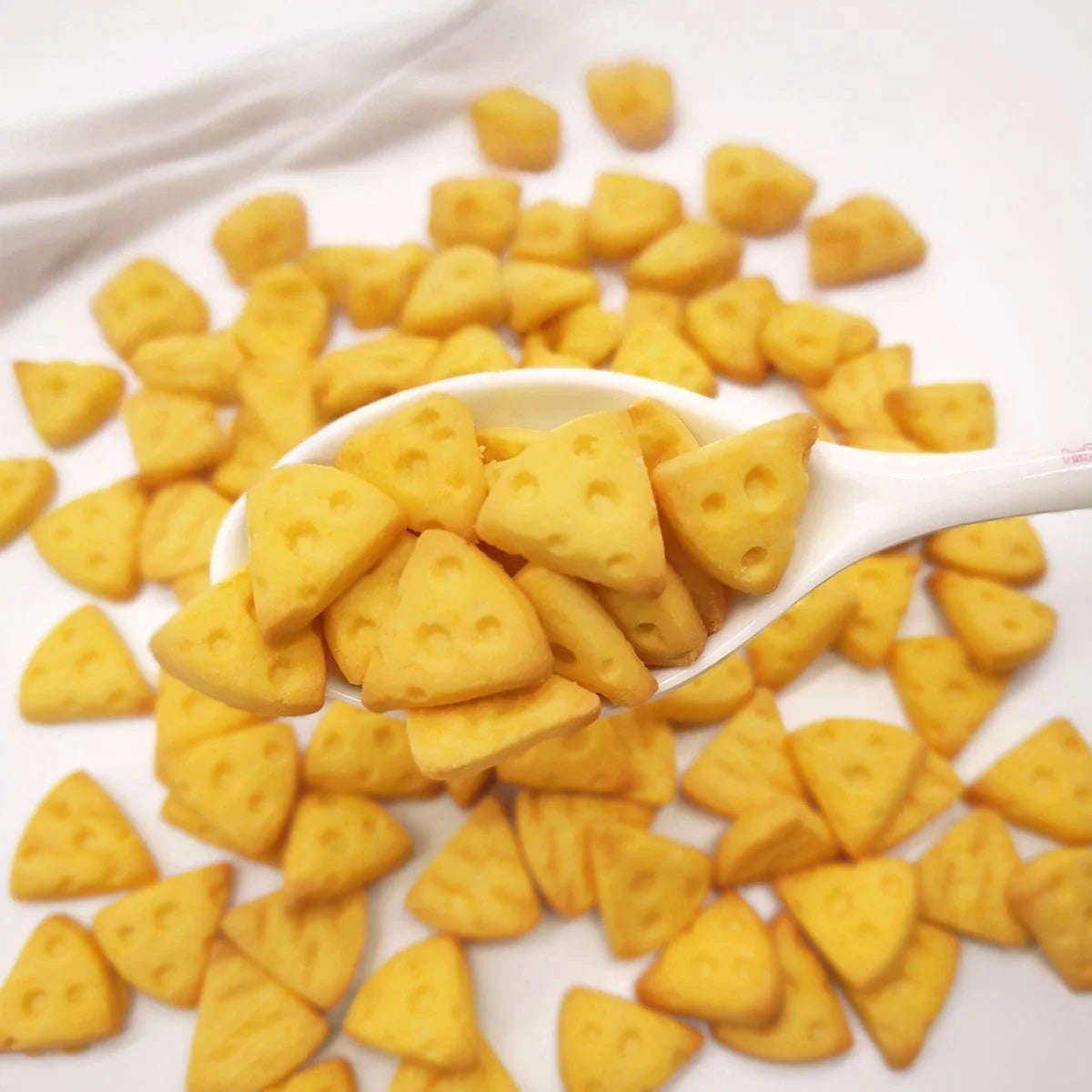 Hamster snacks, cheese-flavored small biscuits, for hamsters, golden hamsters, calcium supplement, nutritious, weight gain, rat